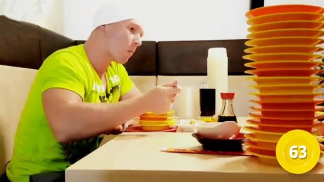 Vận động viên ăn quá nhiều bị nhà hàng buffet cấm cửa