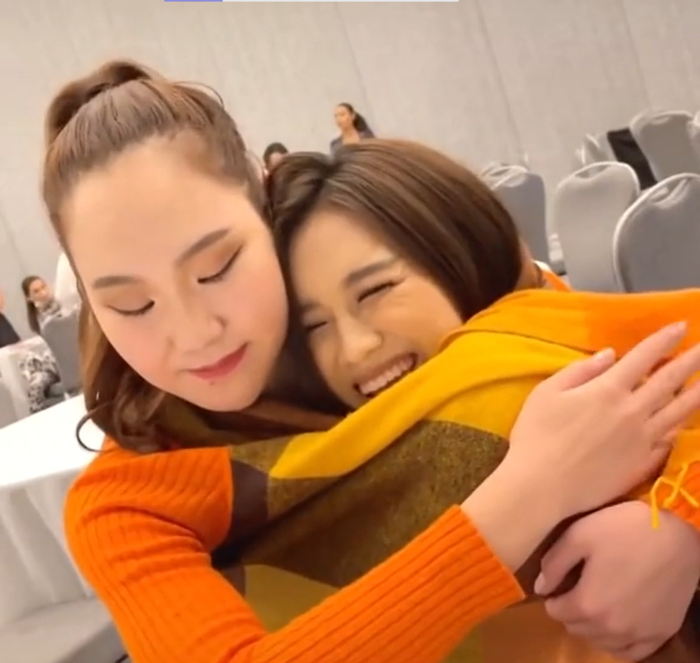 Ngày thứ 5 ở Miss World: Đỗ Thị Hà quấn chung khăn người đẹp Mông Cổ