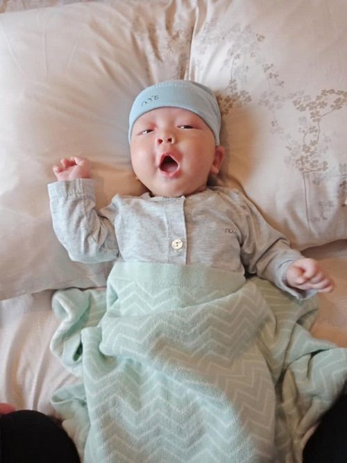 “Người đàn ông thời sự” Quang Minh: lên chức bố bỉm, tổng giám đốc
