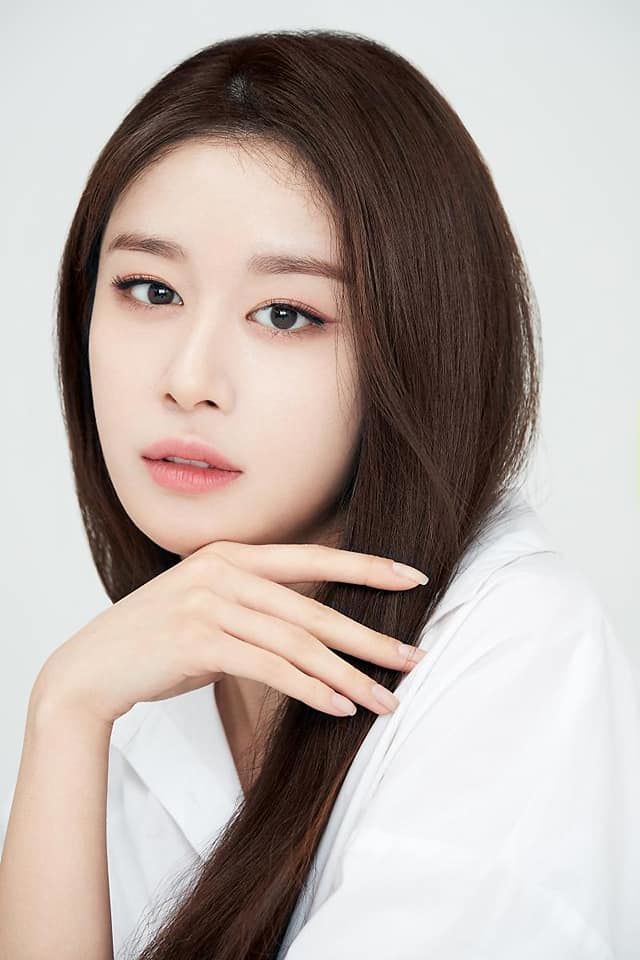 Nữ thần Jiyeon nhan sắc ngày càng lên hương, bị thời gian bỏ quên