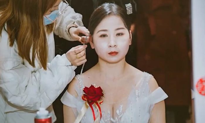 Xem album cưới, cô dâu giận hết sức vì ảnh nào cũng như bị ép cưới
