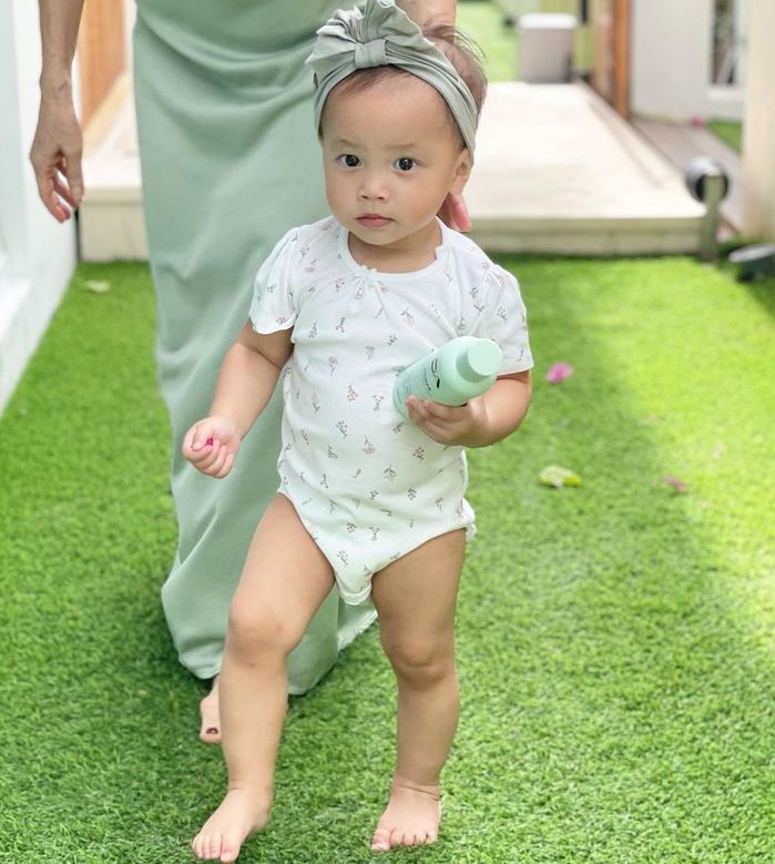 Lisa nhà Hồ Hà được nhãn hàng mời đóng quảng cáo