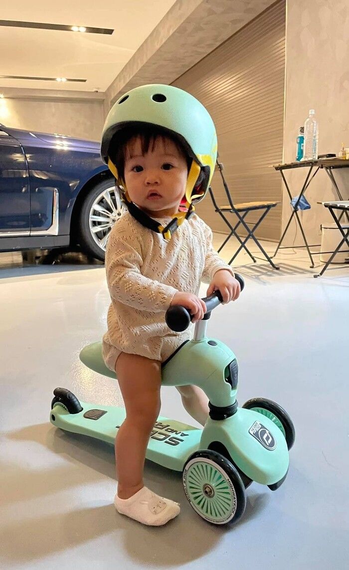 3 nhóc tỳ Vbiz yêu thể thao từ bé: Lisa - Leon mê xe đạp