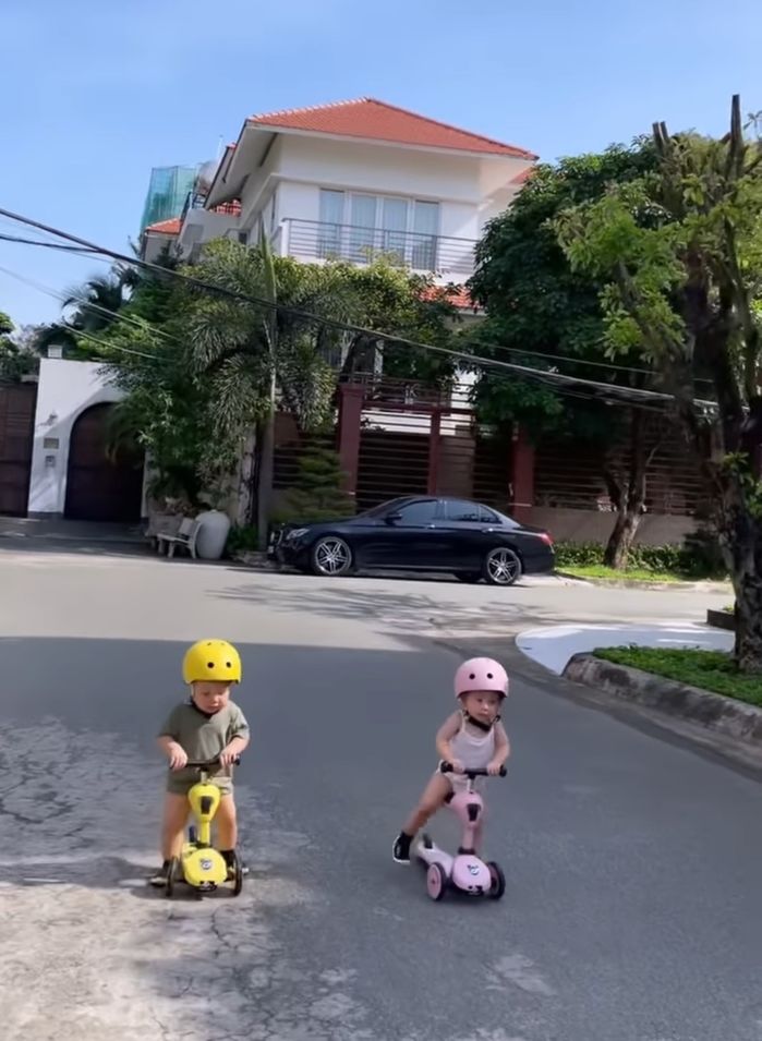 3 nhóc tỳ Vbiz yêu thể thao từ bé: Lisa - Leon mê xe đạp