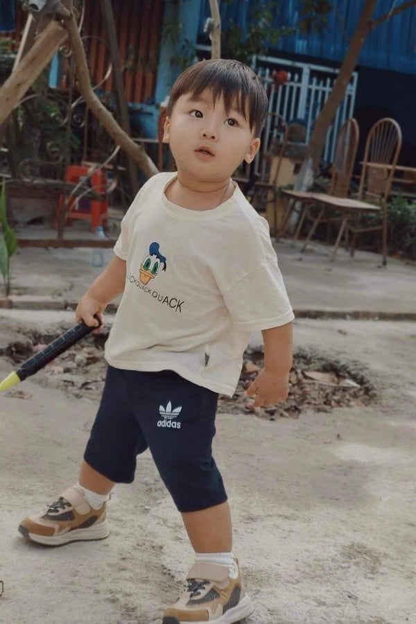 3 nhóc tỳ Vbiz yêu thể thao từ bé: Lisa - Leon mê xe đạp