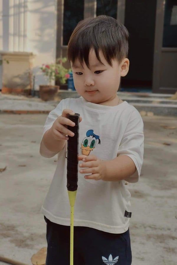 3 nhóc tỳ Vbiz yêu thể thao từ bé: Lisa - Leon mê xe đạp