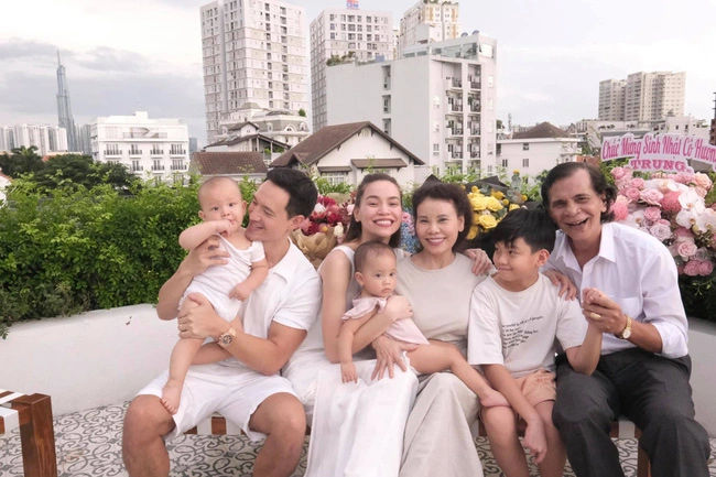 3 mỹ nhân Việt lấy chồng nhưng ở sát vách nhà ba mẹ ruột