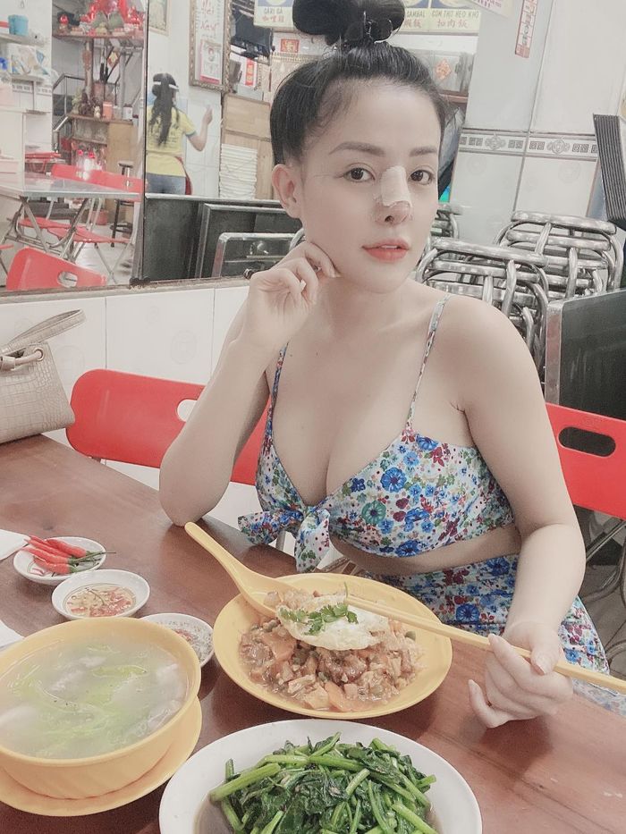 4 sao nữ đam mê “dao kéo”: liệu Ngân 98 có nối gót các đàn chị