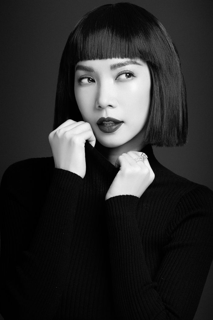 Hương Giang comeback: tình cảm vẫn mặn nồng, ngồi chung mâm đàn chị