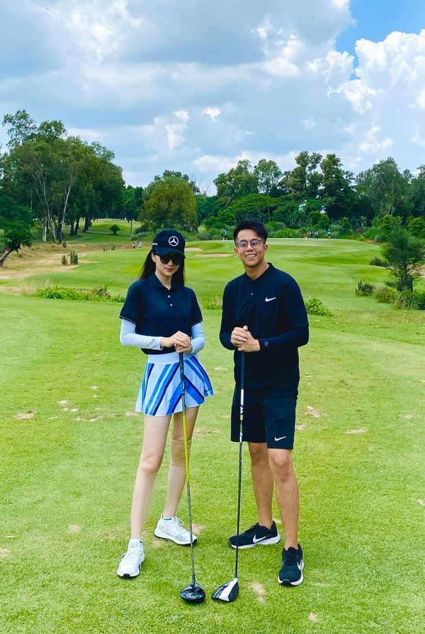 Hương Giang comeback: tình cảm vẫn mặn nồng, ngồi chung mâm đàn chị