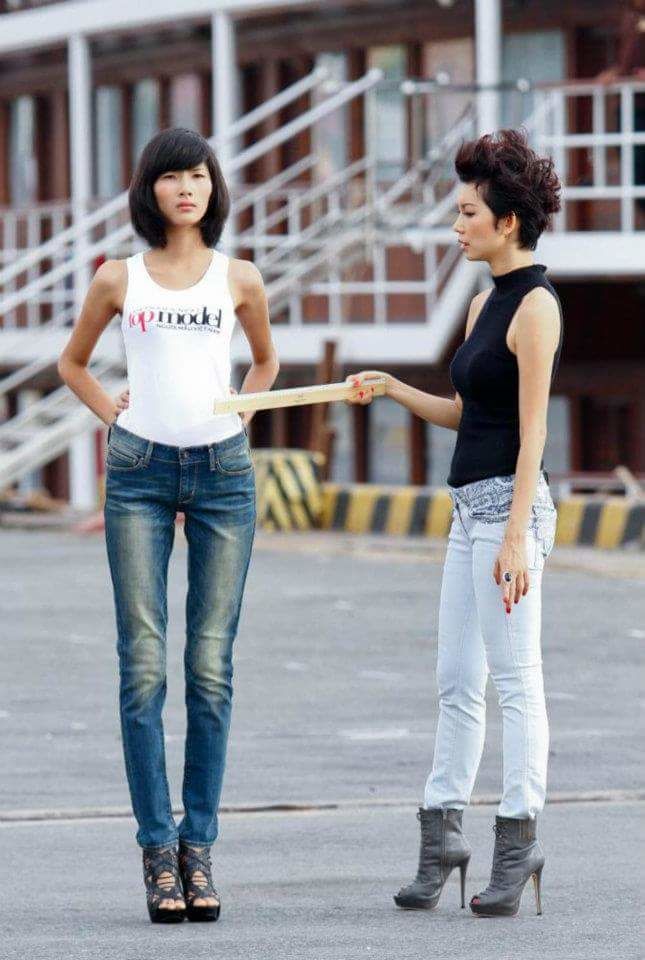 Hương Giang comeback: tình cảm vẫn mặn nồng, ngồi chung mâm đàn chị