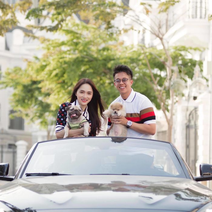 Hương Giang comeback: tình cảm vẫn mặn nồng, ngồi chung mâm đàn chị