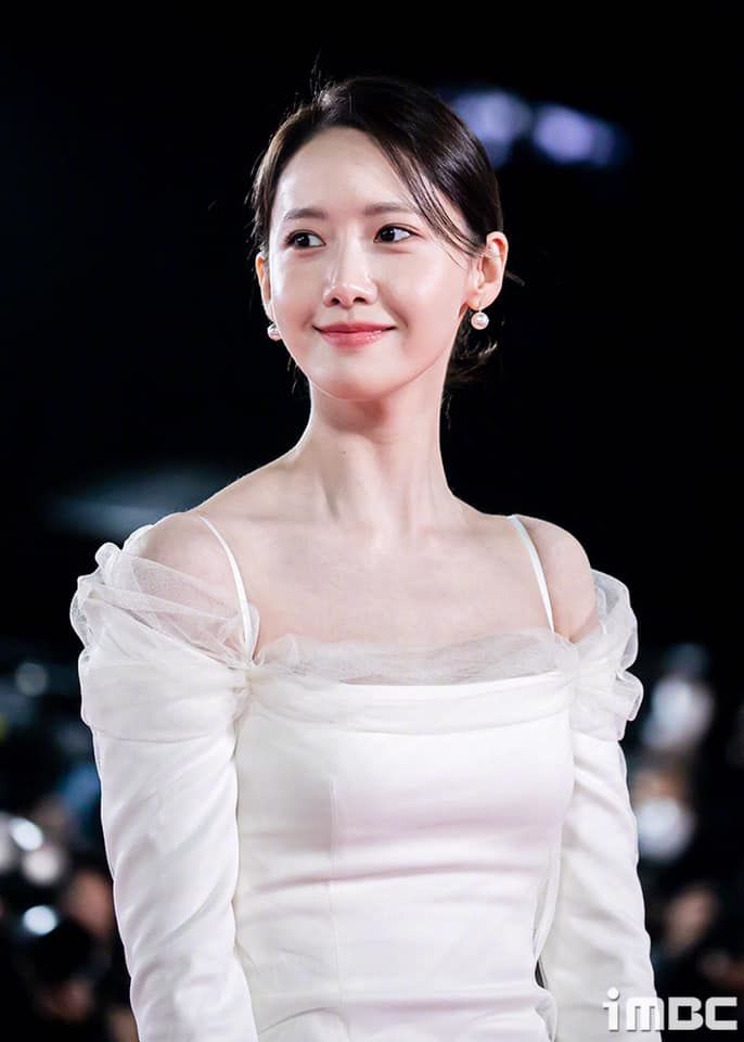 Nữ thần kín đáo Yoona khi diện váy trễ vai: Sang hết phần thiên hạ