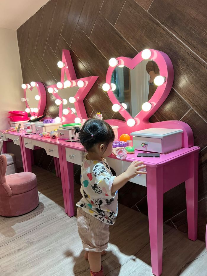 Cường Đôla chi tiền nuôi con khiến dân mạng choáng ngợp