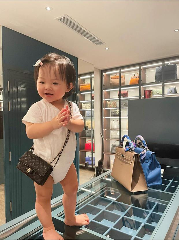 Cường Đôla chi tiền nuôi con khiến dân mạng choáng ngợp