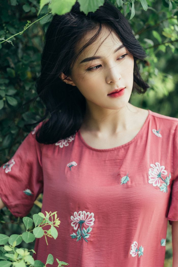 Phải dụi mắt mấy lần mới nhận ra Hạ Vi - mỹ nữ vạn người mê một thời