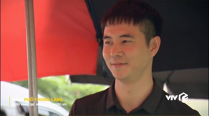 Phố Trong Làng tập 8: chàng công an và cô bán quạt đã có số điện thoại