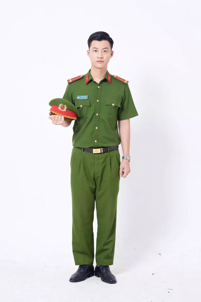 Phố trong làng: Profile của 3 soái ca công an siêu ấn tượng
