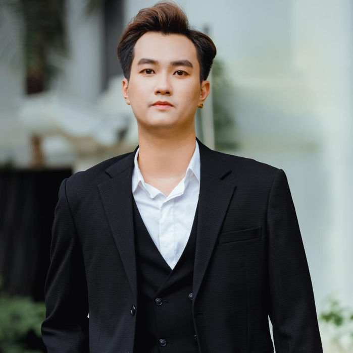 Phố trong làng: Profile của 3 soái ca công an siêu ấn tượng