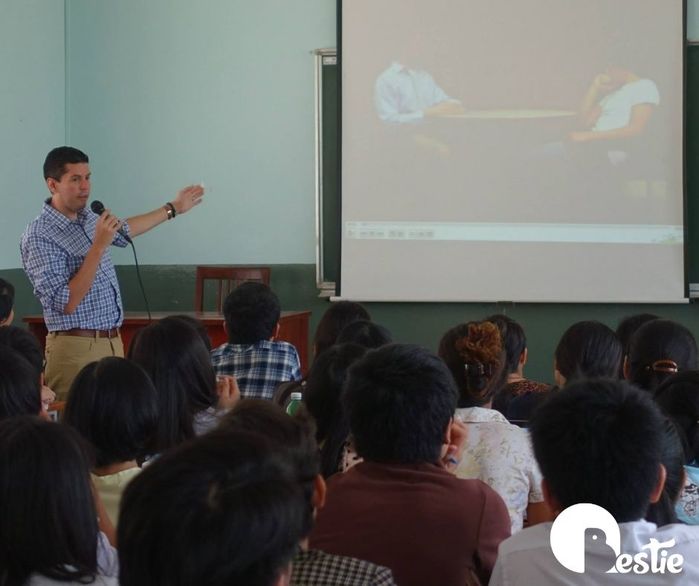 Ngày Nhà giáo Việt Nam 20/11: Giáo viên nước ngoài ở VN được tôn vinh