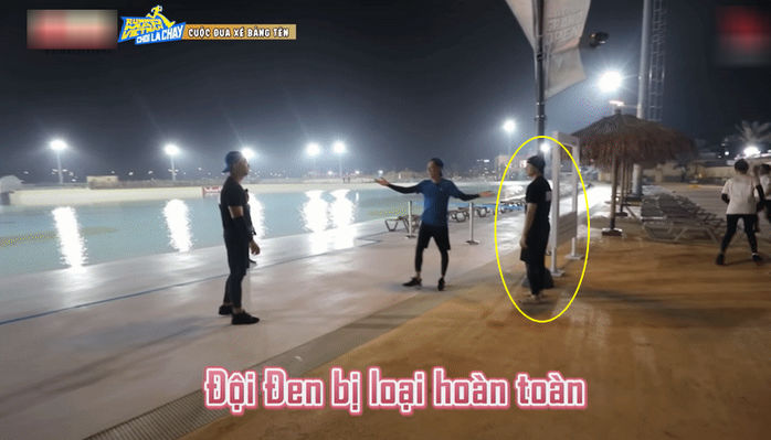 Running Man Việt Nam: Karik ngơ ngác khi bị Trường Giang xé bảng tên
