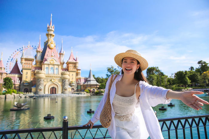 Sao chân ướt đi thi: Minh Hằng nay thành bà hoàng nhà đất