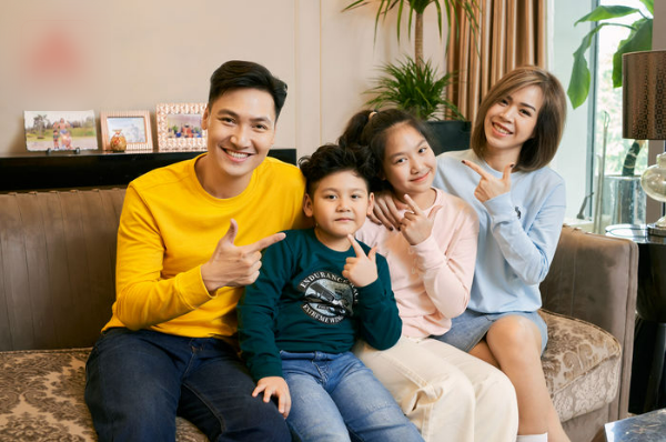 Dàn sao nam Vbiz khéo léo trong ứng xử với đồng nghiệp nữ