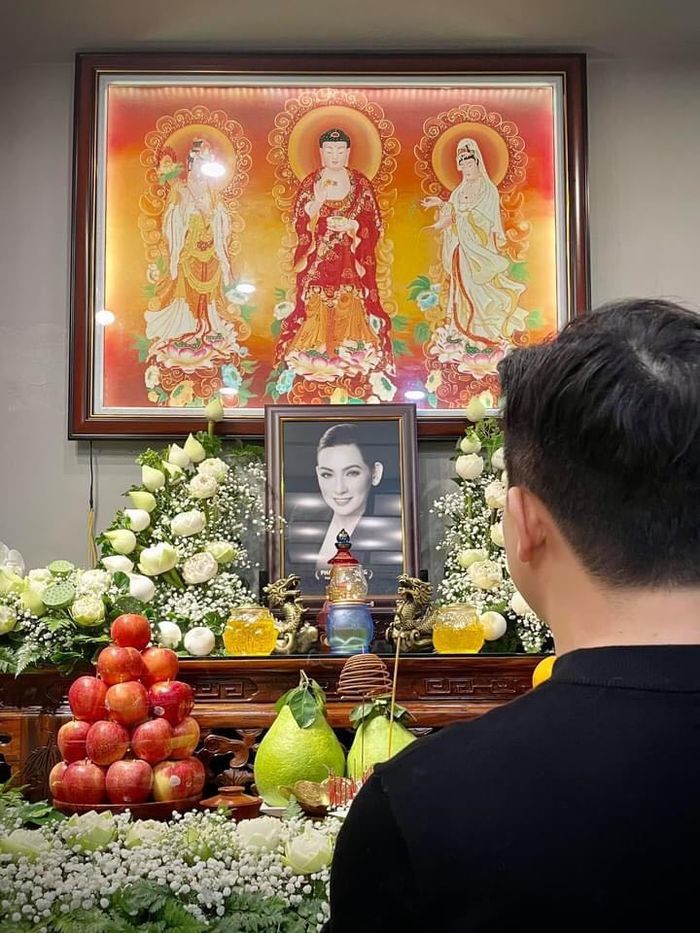 Sao Việt đến viếng 49 ngày mất Phi Nhung: Trấn Thành giờ chót