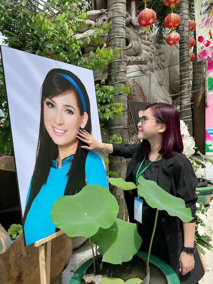 Sao Việt đến viếng 49 ngày mất Phi Nhung: Trấn Thành giờ chót