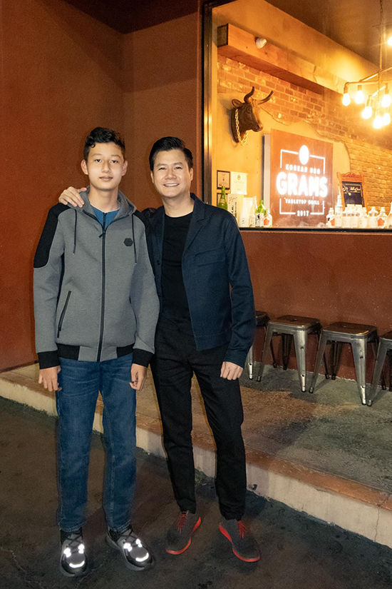 Sao Việt đoàn tụ với con cái sau dịch: 1 năm gặp lại con cao vượt bố