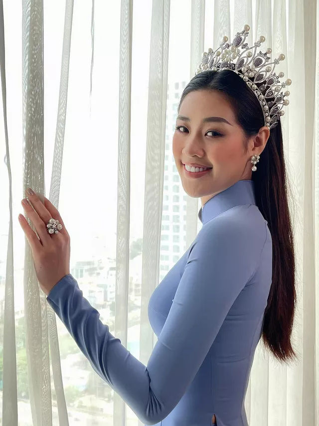 Sao Việt ngày 20/11: Đông Nhi khoe ảnh Winnie quàng khăn đỏ