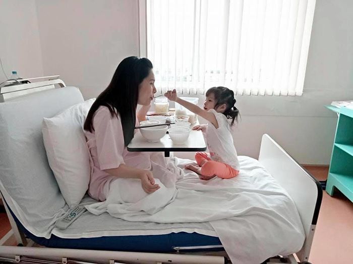 Sao Việt sinh một lèo 3 con: cực 1 lần cho xong, lấy lại nhan sắc sau