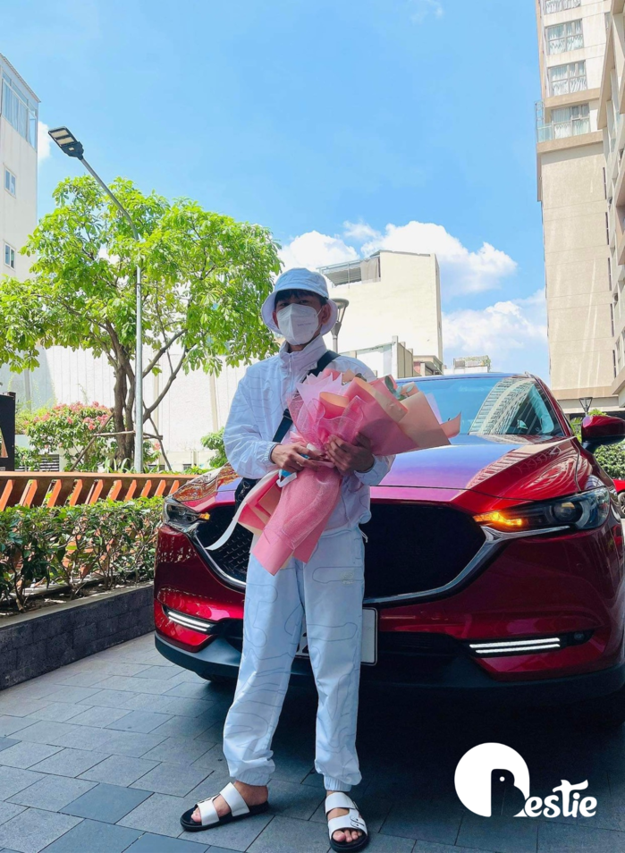 Sao Việt mua xe tặng trợ lý: Lily Chen, Ngọc Trinh ngang tài, ngang sứ