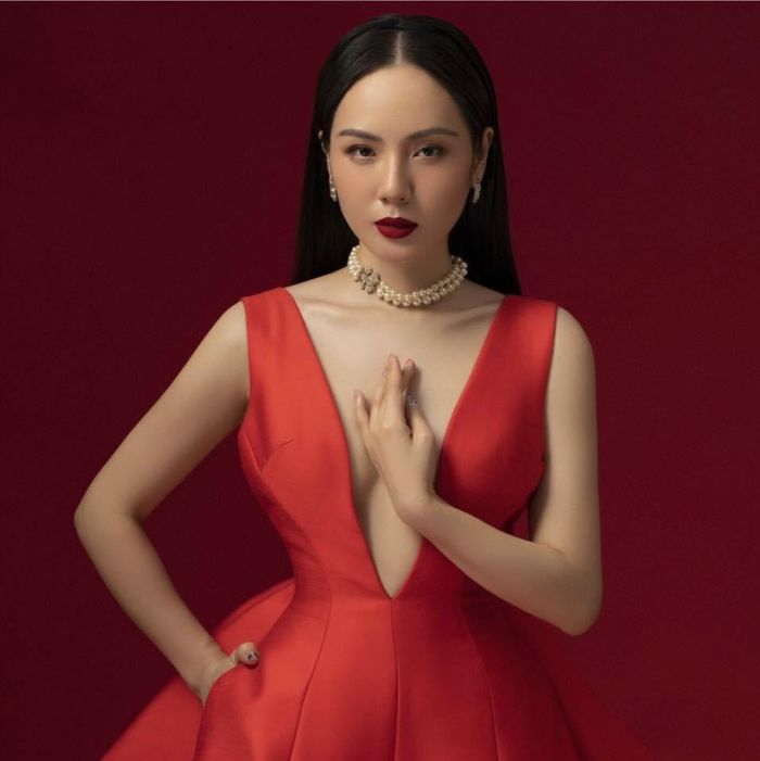 Sao Việt giàu to khi giá vàng đạt mốc 61 triệu: Phương Linh 188 cây