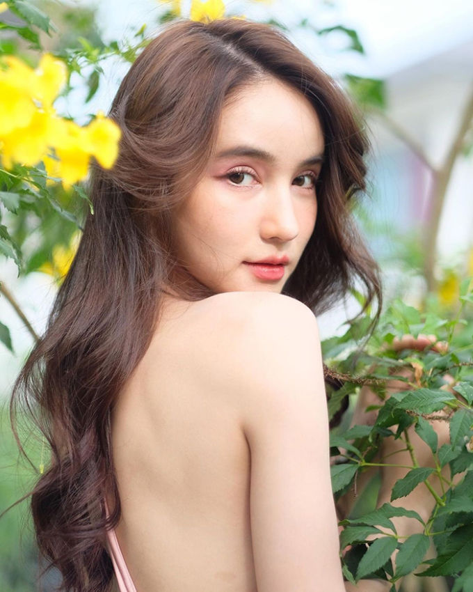 Hoa hậu chuyển giới Thái Lan - Yoshi Rinrada sau 3 năm khám nghĩa vụ