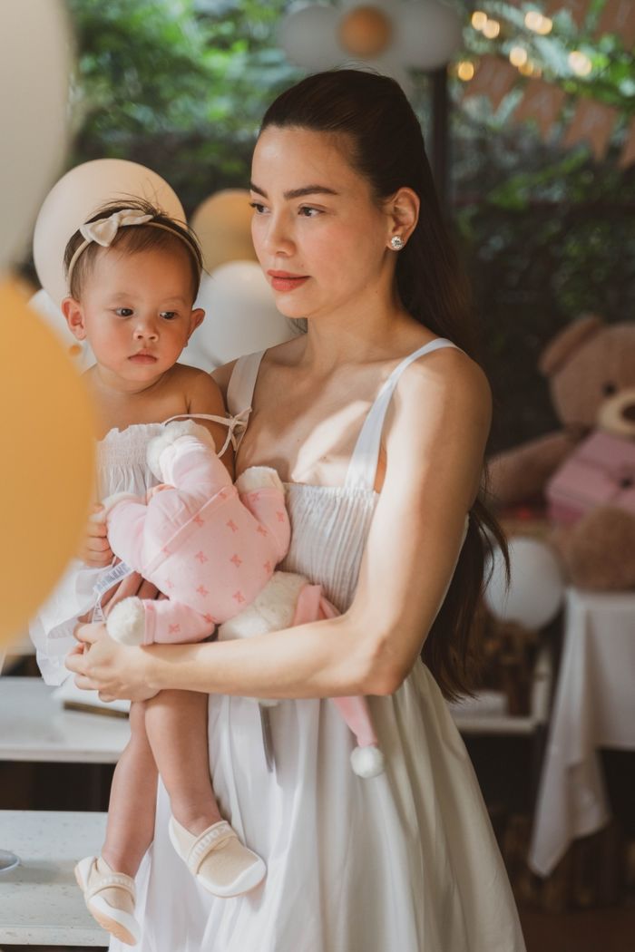 Sinh nhật Leon - Lisa, Kim Lý và Subeo gây chú ý: họ thương nhau lắm