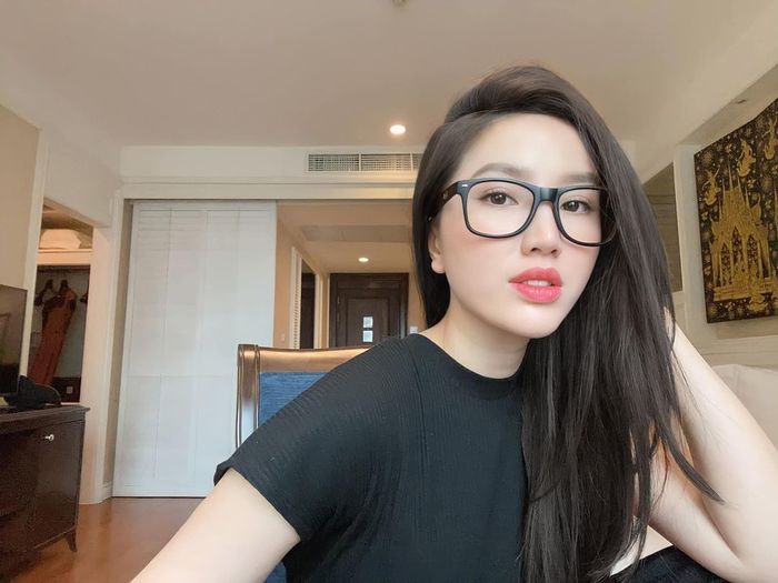 Bảo Thy giấu bụng bầu 9 tháng ít ai biết: Vẫn ăn mặc quyến rũ