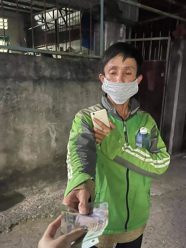 Cô gái đi ăn bị mất xe SH 100 triệu, chủ nhà hàng chỉ đền 10 triệu