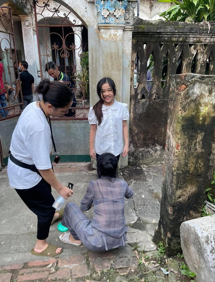 Thương Ngày Nắng Về: Chu Diệp Anh và dàn diễn viên như người nhà