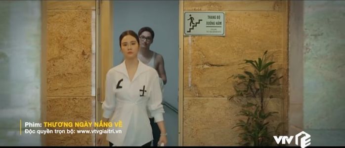 Thương Ngày Nắng Về: Huyền Lizzie spoil cảnh được Duy cõng dạo phố