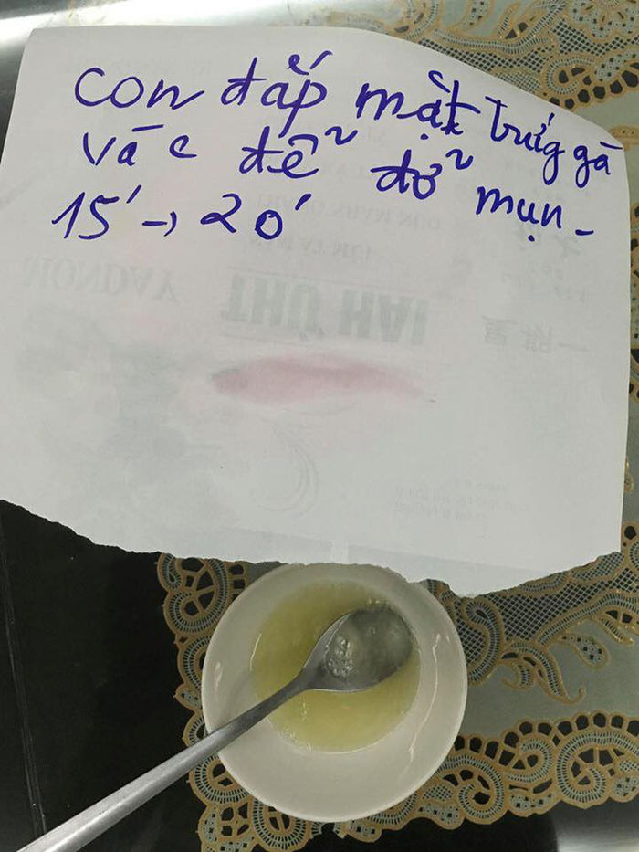 Trứng bố đã luộc rồi con dậy ăn đi nhé: mảnh giấy nhỏ, tình yêu to