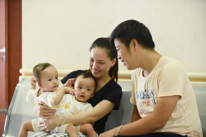 Trước ca mổ dính liền Trúc Nhi - Diệu Nhi: mẹ hai bé từng muốn bỏ cuộc