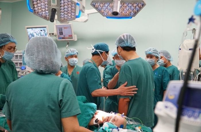 Trước ca mổ dính liền Trúc Nhi - Diệu Nhi: mẹ hai bé từng muốn bỏ cuộc