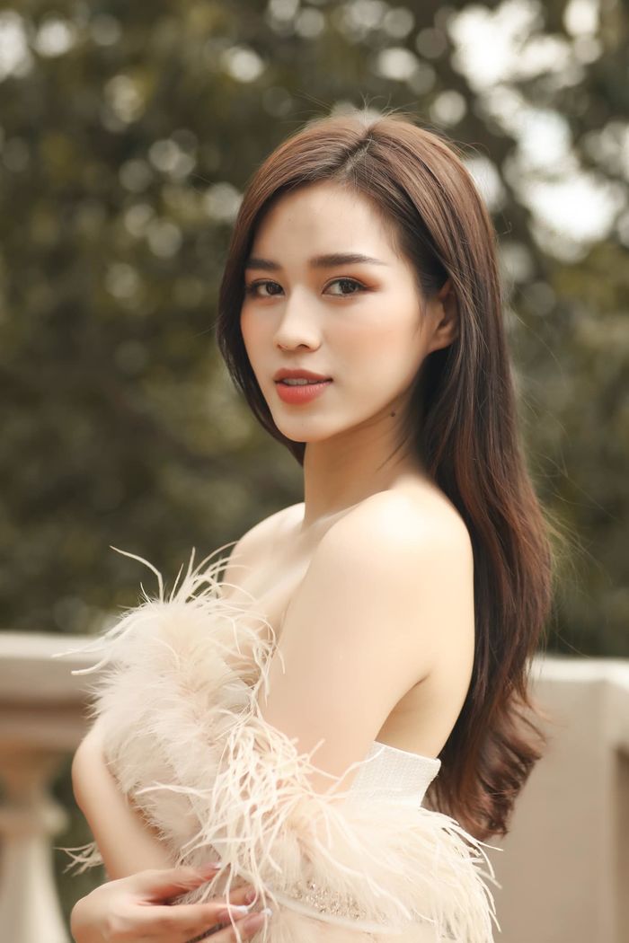 Trước thềm Miss World, Đỗ Thị Hà ghi điểm với loạt váy đầy ý nghĩa