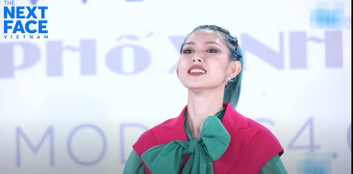 TyhD và H'Hen hôm trước còn chị em, nay về phe Lương Thùy Linh