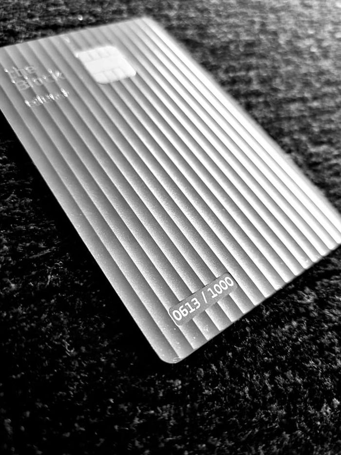 V (BTS) gia nhập hội phú ông sở hữu Black Card chỉ 1000 người có