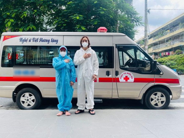 Việt Hương giàu sang cả làng được nhờ: quản lý còn được tặng xe sang