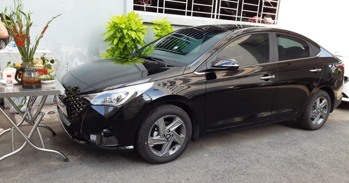 Việt Hương giàu sang cả làng được nhờ: quản lý còn được tặng xe sang