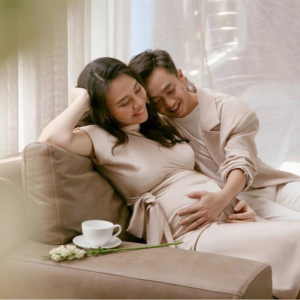 3 cặp vợ chồng mê sống ảo: Có cặp sao còn đầu tư hẳn studio