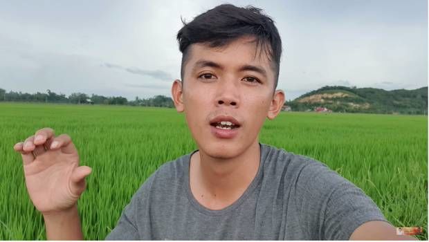 Youtuber nghèo nhất Việt Nam nay đổi đời: Cưới vợ xinh, xây nhà mới